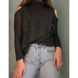 American Eagle Cutout Sweater ❄️